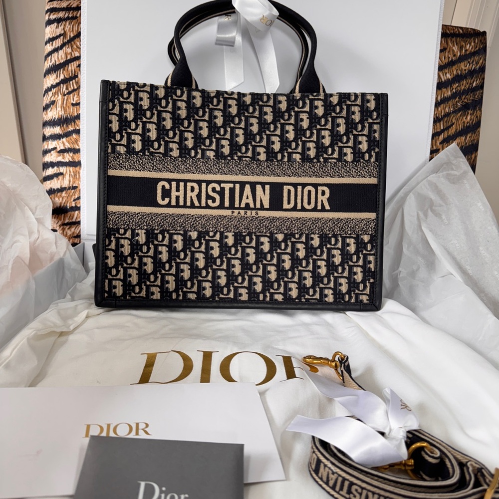 🖤 Dior Book Tote in Navy Blue Oblique Canvas